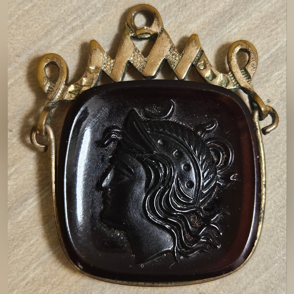 ANTIQUE 1950S CARNELIAN INTAGLIO GODDESS DEMETER CHARM PENDANT